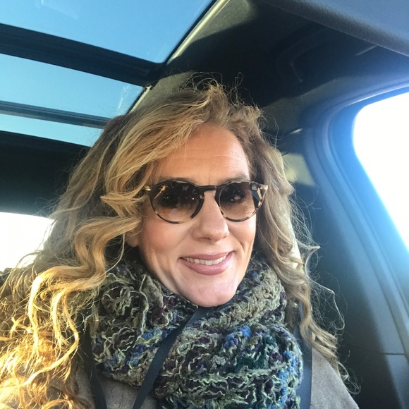 Meet your Posher, Christine - Picture 1 of 1